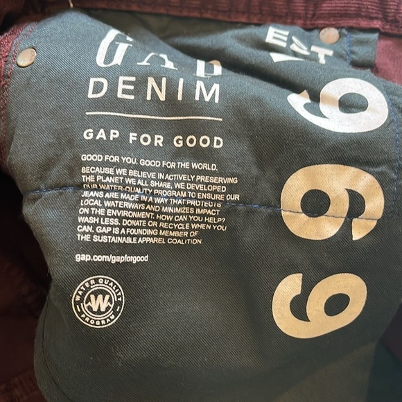 New-gap-34×32-straight chords with gap flex. Burgundy red-smooth corduroy denim. - Picture 10 of 16